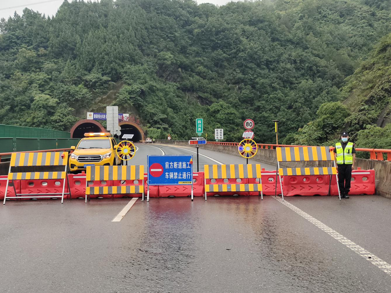 G5京昆高速广陕段路面维修养护工程 （进川向）顺利进场